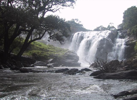 Keezharkuthu Falls